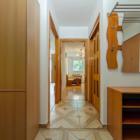 Apartment Krzywoustego Comfort By Bookinghost